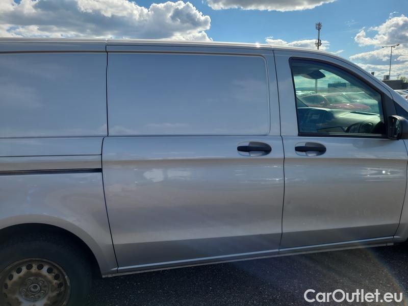  Mercedes  Vito  W639 (2010)  111CDI L KAWA 4d #22