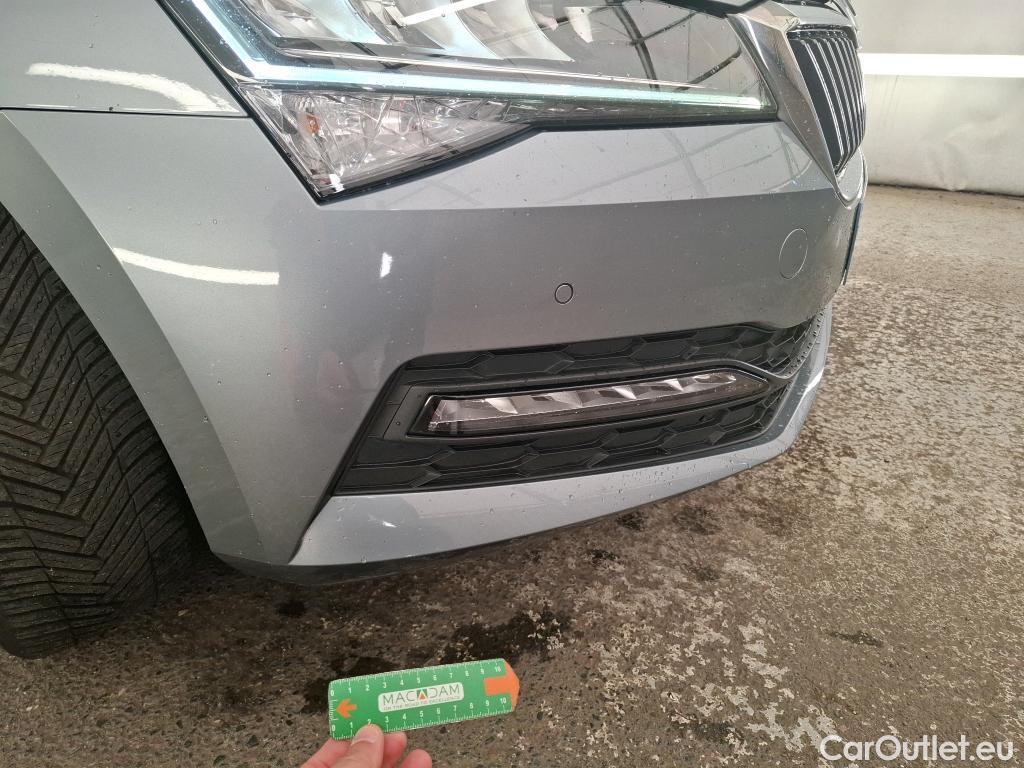  Skoda  Superb SKODA  Combi / 2019 / 5P / Break 2.0 TDI SCR 122 DSG7 Business #1