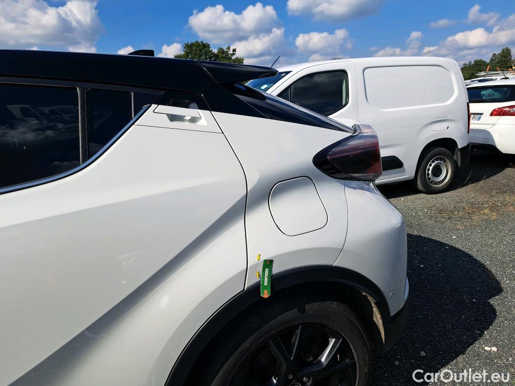  Toyota  C-HR TOYOTA  / 2016 / 5P / SUV 1.8 HYBRIDE 122 GRAPHIC #36