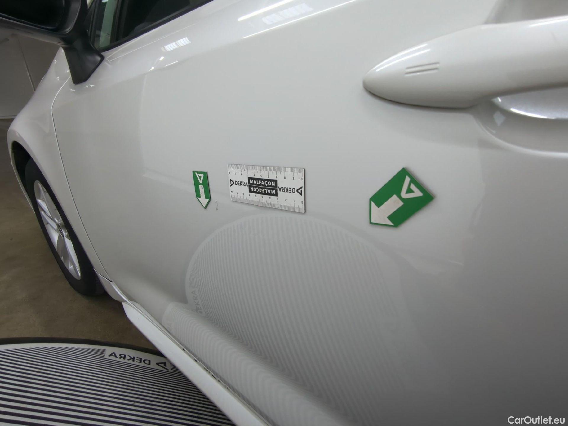  Toyota  Corolla TOYOTA  Touring Sports / 2018 / 5P / Break Hybride 122h Dynamic Business Beyond Zer #24