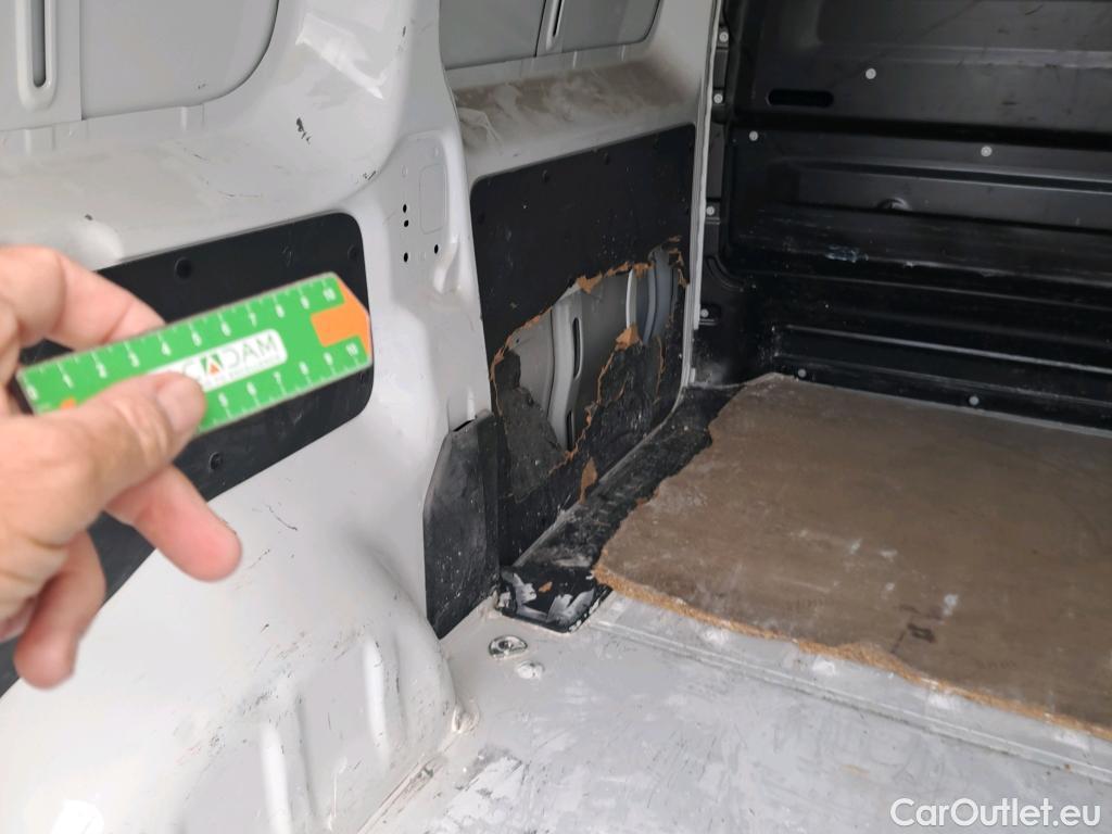  Opel  Vivaro OPEL  / 2019 / 4P / furgón 1.5 Diésel 88kW (120CV) M Std Express #38
