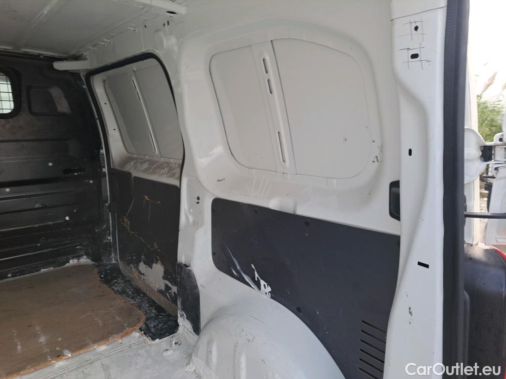  Opel  Vivaro OPEL  / 2019 / 4P / furgón 1.5 Diésel 88kW (120CV) M Std Express #9