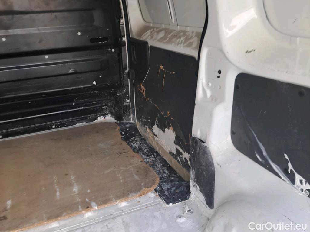  Opel  Vivaro OPEL  / 2019 / 4P / furgón 1.5 Diésel 88kW (120CV) M Std Express #36