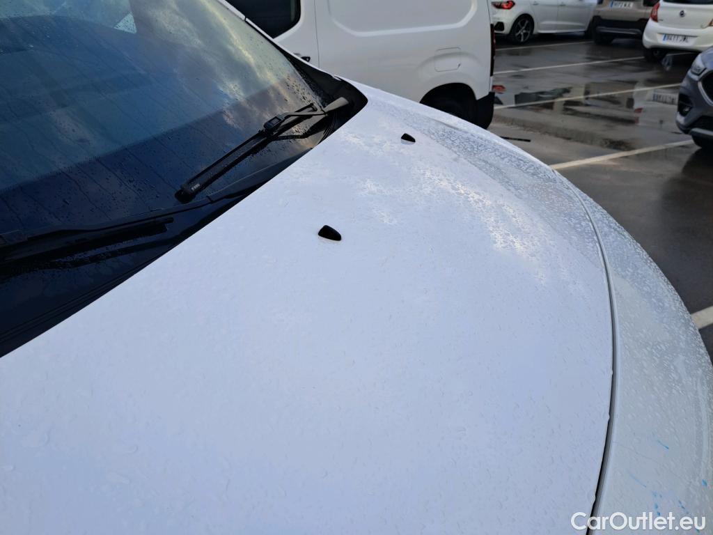  Opel  Vivaro OPEL  / 2019 / 4P / furgón 1.5 Diésel 88kW (120CV) M Std Express #31