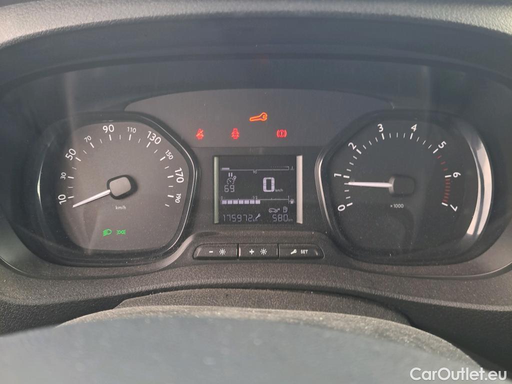  Opel  Vivaro OPEL  / 2019 / 4P / furgón 1.5 Diésel 88kW (120CV) M Std Express #63