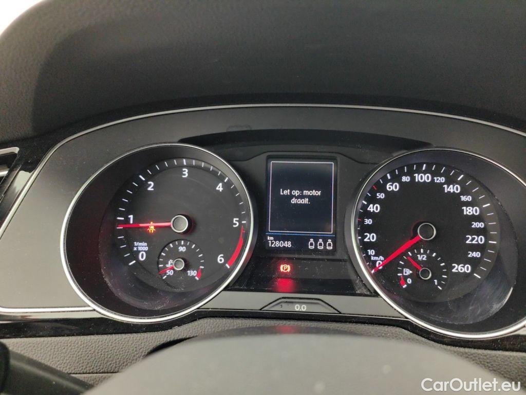 Volkswagen  Passat VOLKSWAGEN  VARIANT PA - 2019 2.0 TDi 150 Elegance (EU6 d) 5d #6