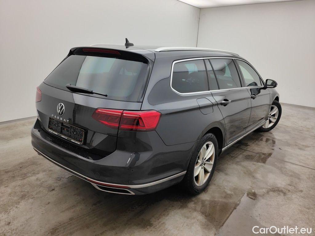 Volkswagen  Passat VOLKSWAGEN  VARIANT PA - 2019 2.0 TDi 150 Elegance (EU6 d) 5d #2