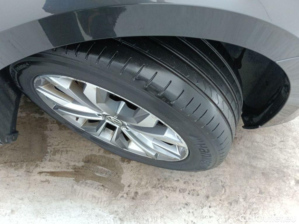 Volkswagen  Passat Volkswagen  Variant 2.0 TDI SCR 110kW DSG7 Style Business 5d #18