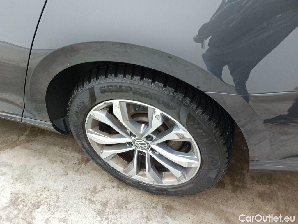 Volkswagen  Passat Volkswagen  Variant 2.0 TDI SCR 110kW DSG7 Style Business 5d #43