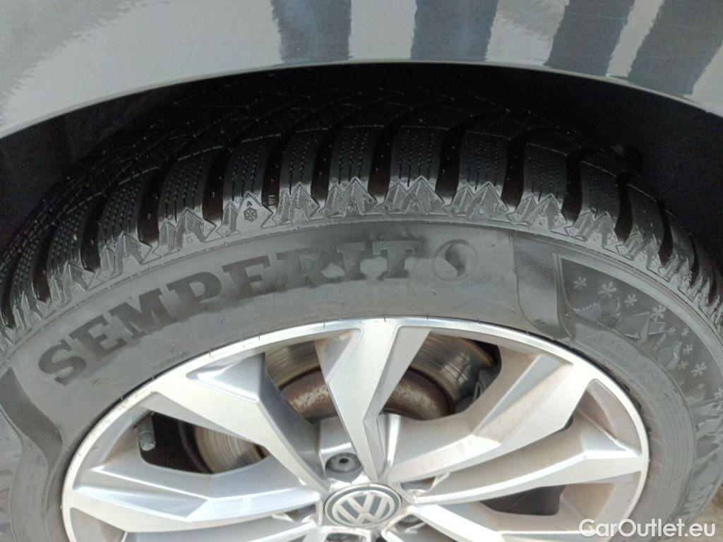 Volkswagen  Passat Volkswagen  Variant 2.0 TDI SCR 110kW DSG7 Style Business 5d #46