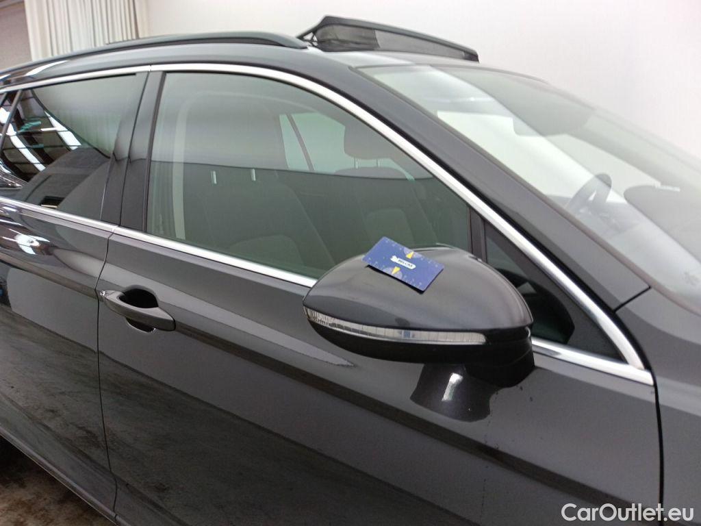 Volkswagen  Passat Volkswagen  Variant 2.0 TDI SCR 110kW DSG7 Style Business 5d #39