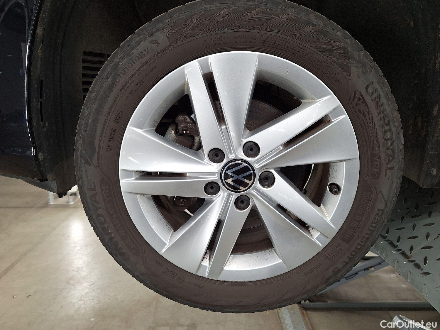  Volkswagen  Golf  VW, VIII Var '20, Volkswagen Variant VIII 1.0 TSI 81kW Life 5d #4