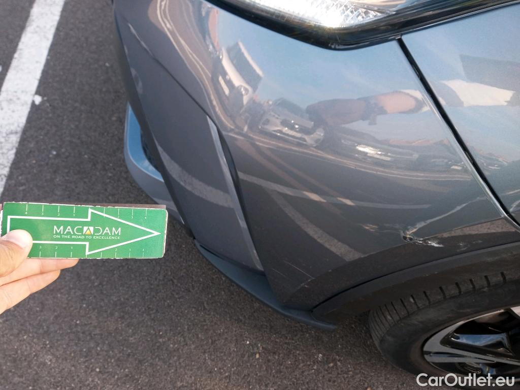  Land Rover  Discovery TOYOTA C-HR / 2019 / 5P / todoterreno 1.8 125H Advance #51