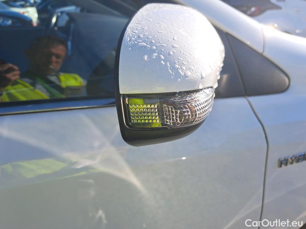  Toyota  Auris TOYOTA  5p 2G berlina con portón 1.8 140H Hybrid Feel! Edition #55