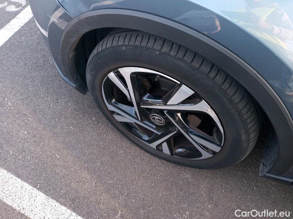  Land Rover  Discovery TOYOTA C-HR / 2019 / 5P / todoterreno 1.8 125H Advance #11