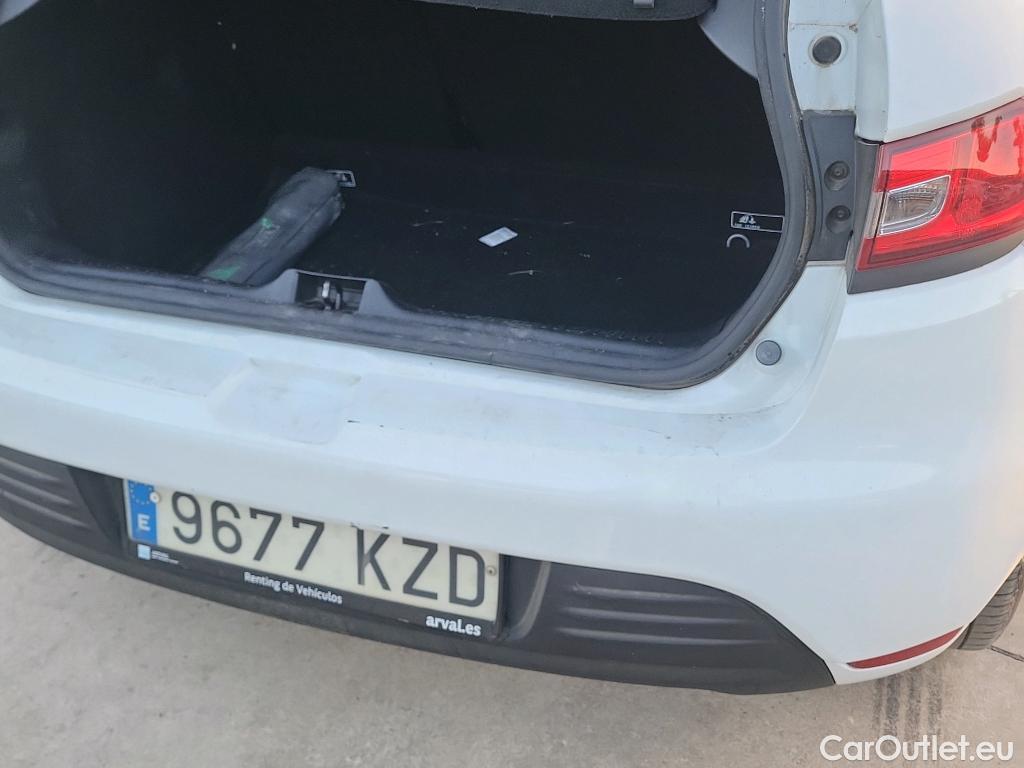  Renault  Clio RENAULT  / 2016 / 5P / berlina con portón Business dCi 55kW (75CV) -18 #13