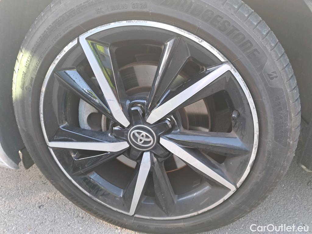  Toyota  Auris TOYOTA  5p 2G berlina con portón 1.8 140H Hybrid Feel! Edition #24