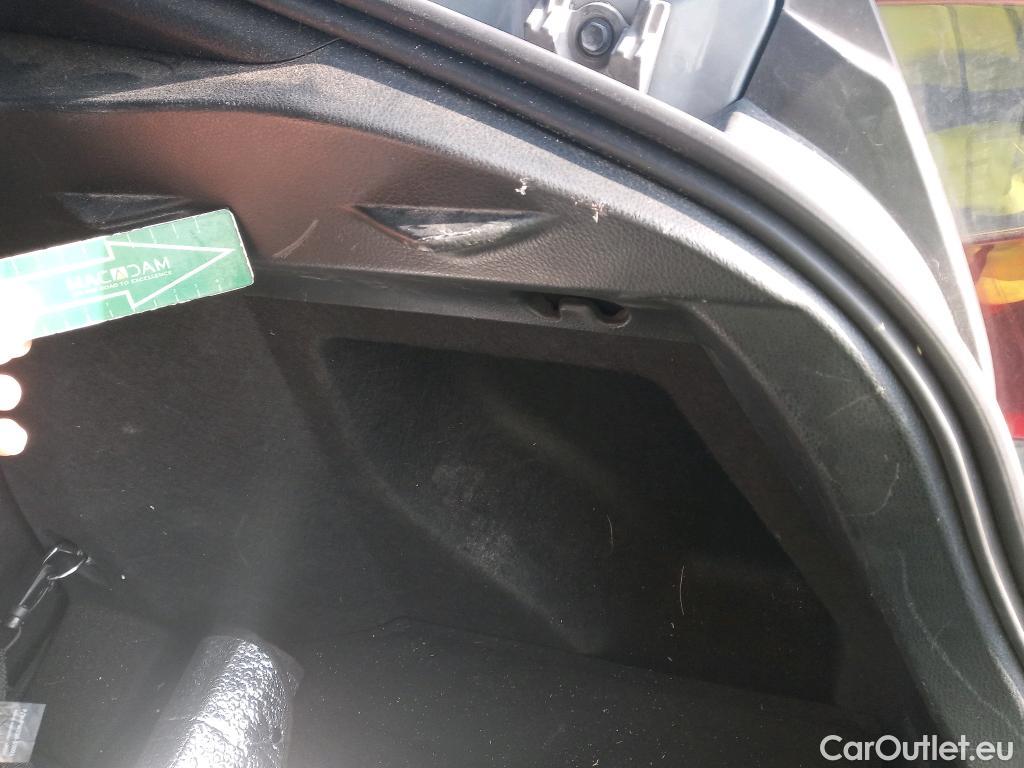  Land Rover  Discovery TOYOTA C-HR / 2019 / 5P / todoterreno 1.8 125H Advance #41