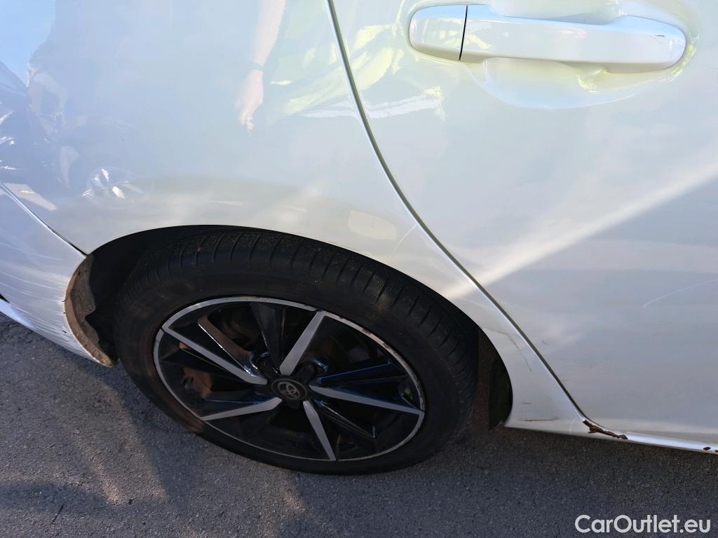  Toyota  Auris TOYOTA  5p 2G berlina con portón 1.8 140H Hybrid Feel! Edition #11
