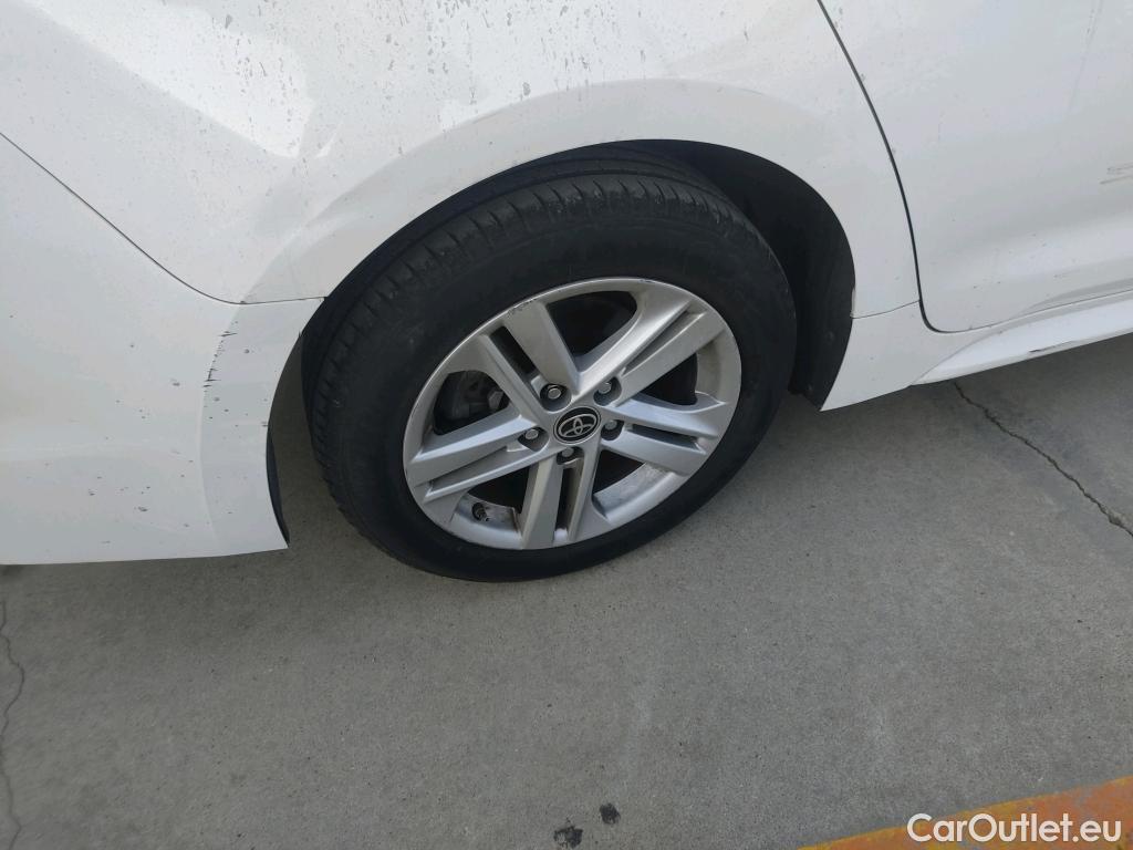  Toyota  Corolla TOYOTA  / 2019 / 5P / familiar 1.8 125H BUSINESS PLUS E-CVT TOU SPORT #23