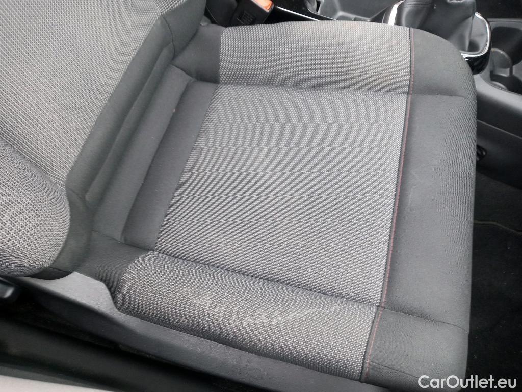  Citroen  C4 Cactus CITROEN  / 2018 / 5P / berlina con portón BlueHDi 74KW (100CV) S&S Feel #4