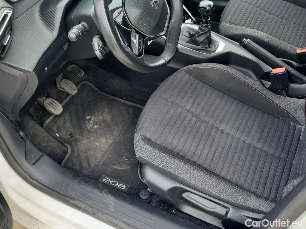  Peugeot  208 PEUGEOT  / 2019 / 5P / berlina con portón BlueHDi 73kW (100CV) Active Pack (AC) #42