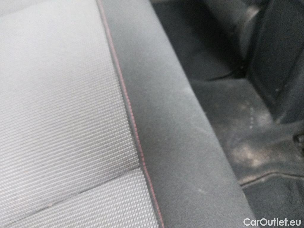  Citroen  C4 Cactus CITROEN  / 2018 / 5P / berlina con portón BlueHDi 74KW (100CV) S&S Feel #3