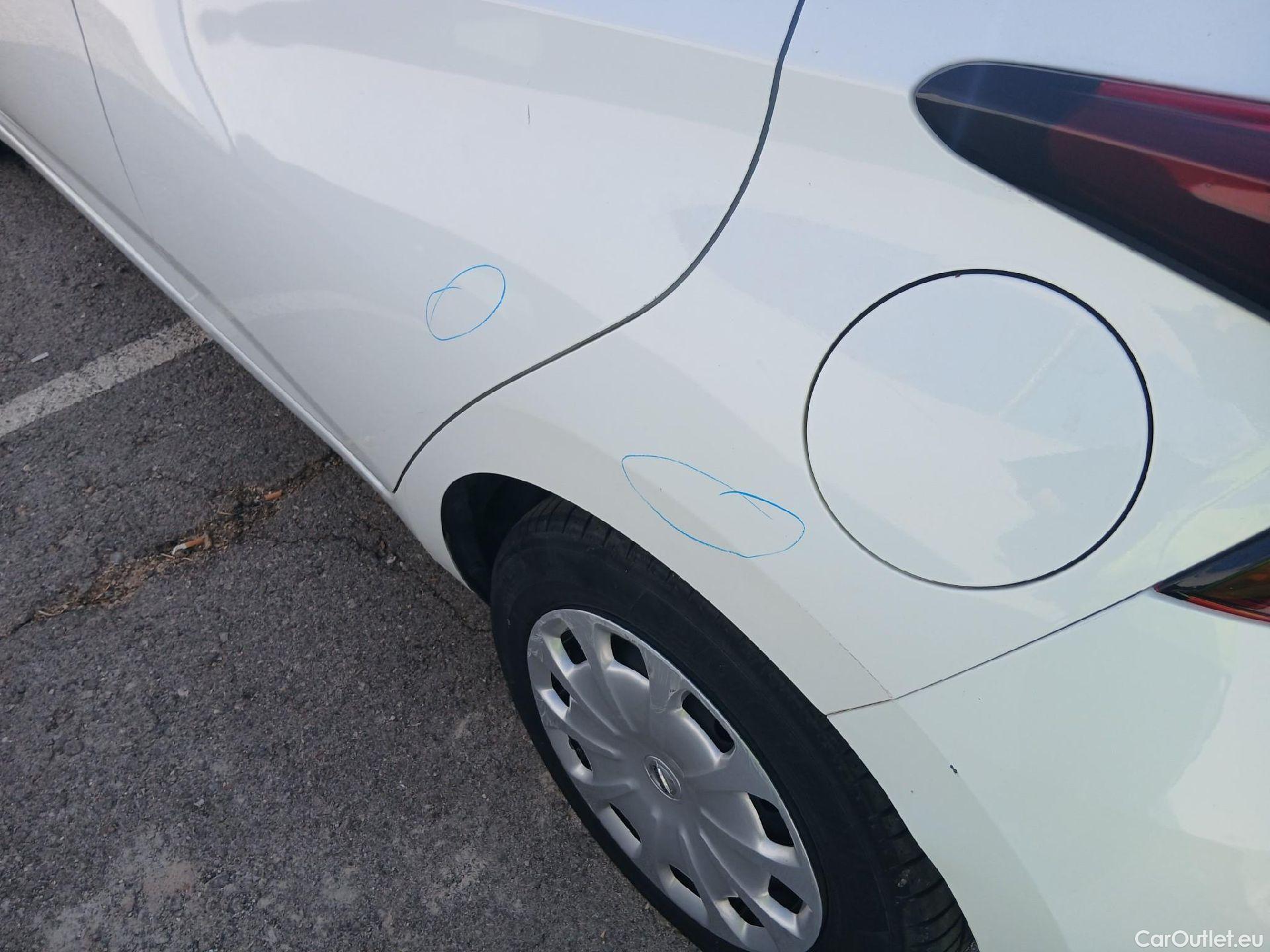  Nissan  Micra NISSAN  / 2017 / 5P / berlina con portón IG-T 68 kW (92 CV) E6D-F Visia #21