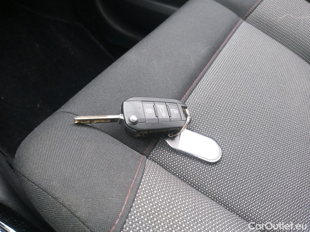  Citroen  C4 Cactus CITROEN  / 2018 / 5P / berlina con portón BlueHDi 74KW (100CV) S&S Feel #2