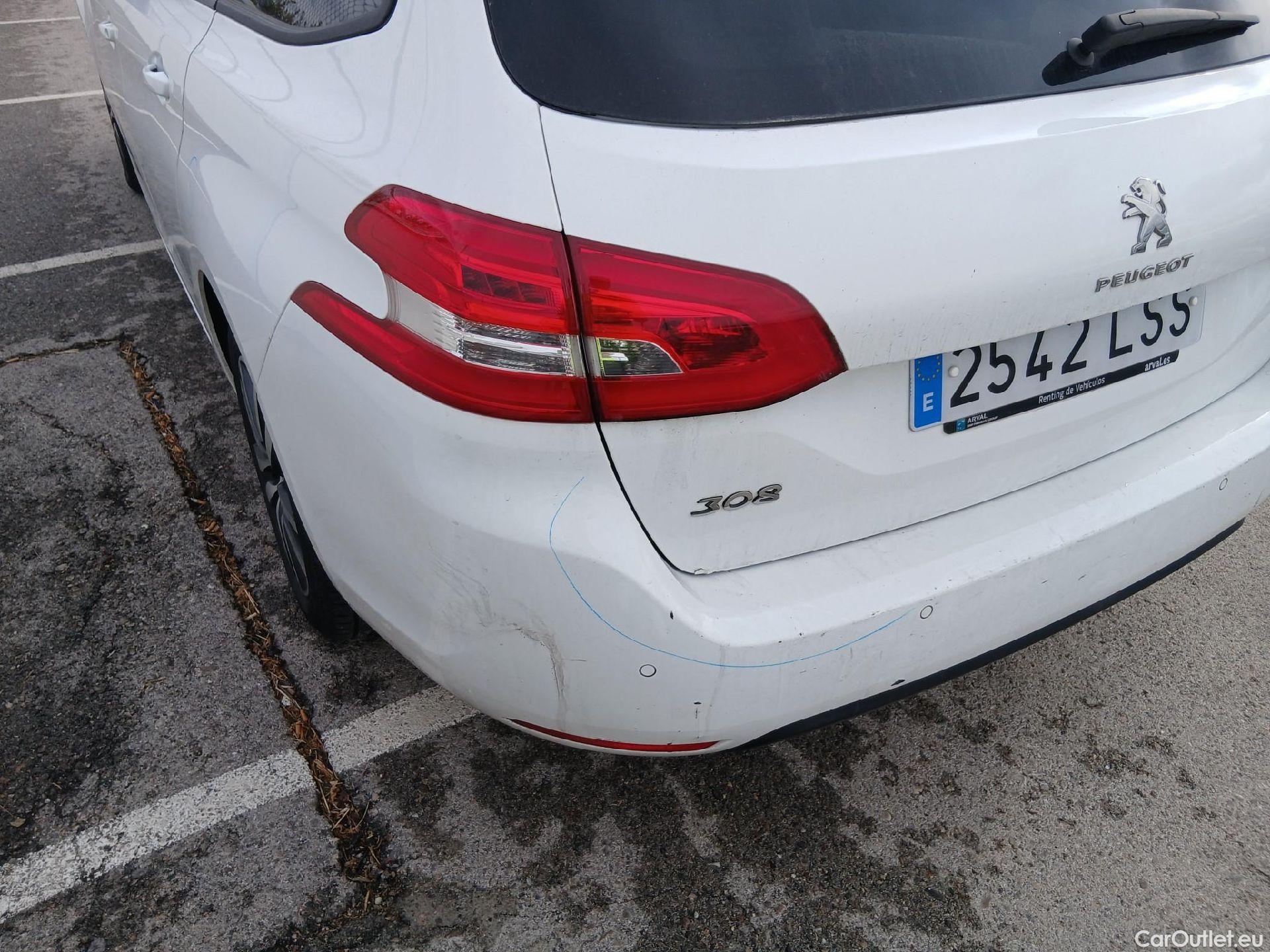  Peugeot  308 PEUGEOT  / 2017 / 5P / familiar SW Style BlueHDi 130 S&S #26