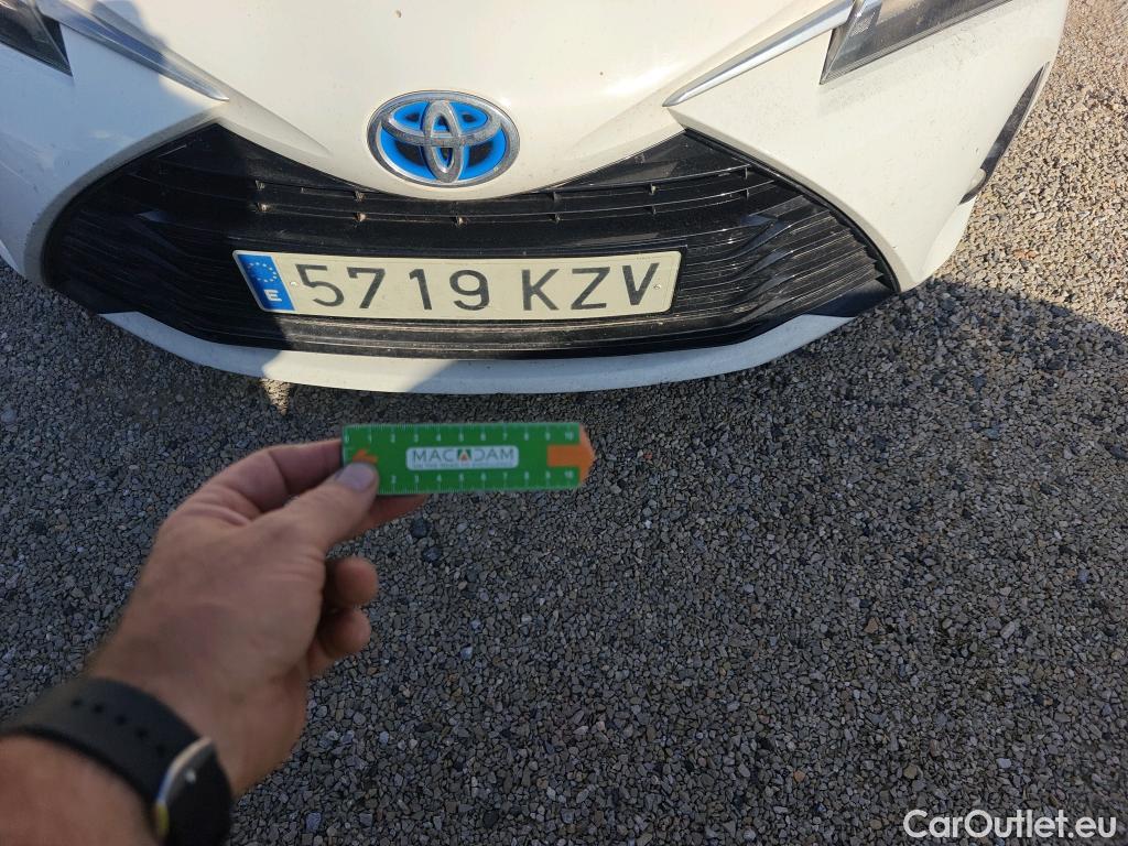  Toyota  Yaris TOYOTA  / 2017 / 5P / berlina con portón 1.5 100H Active Tech #23