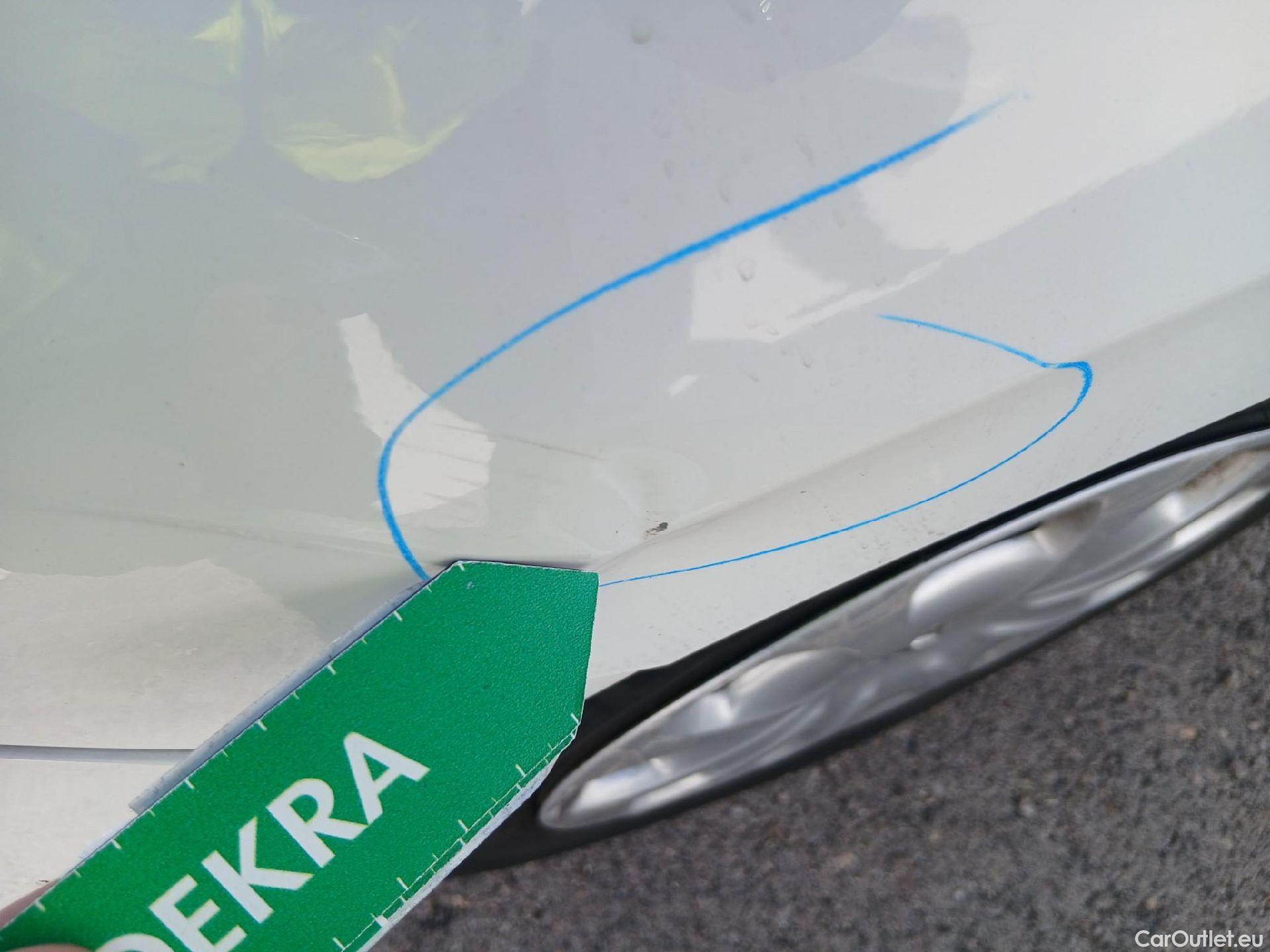  Nissan  Micra NISSAN  / 2017 / 5P / berlina con portón IG-T 68 kW (92 CV) E6D-F Visia #12