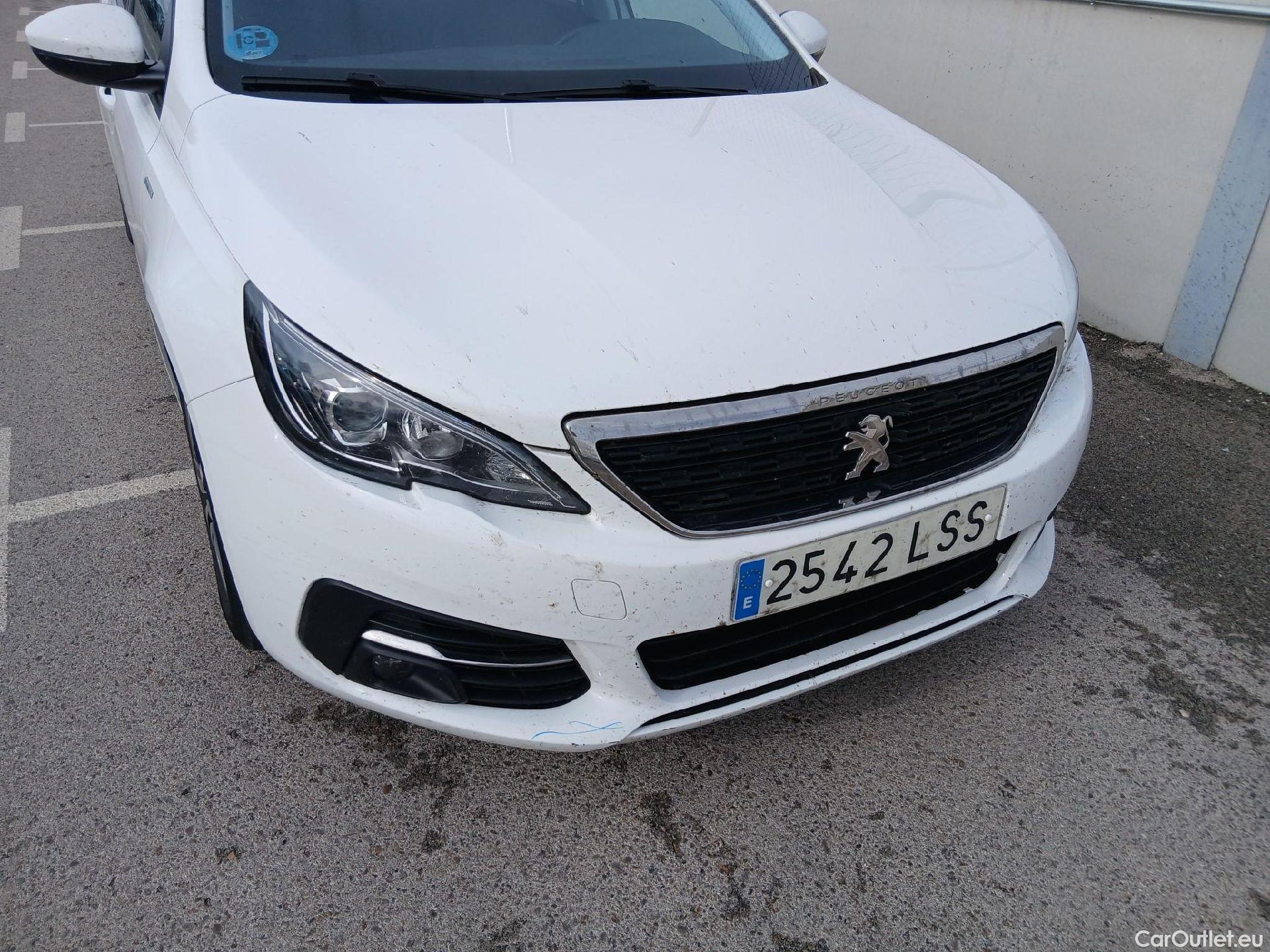  Peugeot  308 PEUGEOT  / 2017 / 5P / familiar SW Style BlueHDi 130 S&S #15