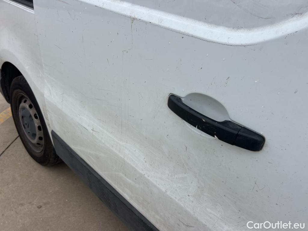  Renault  Trafic RENAULT  / 2019 / 4P / furgón Furgón 27 L1H1 Energy BluedCi 88 kW (AC) #16