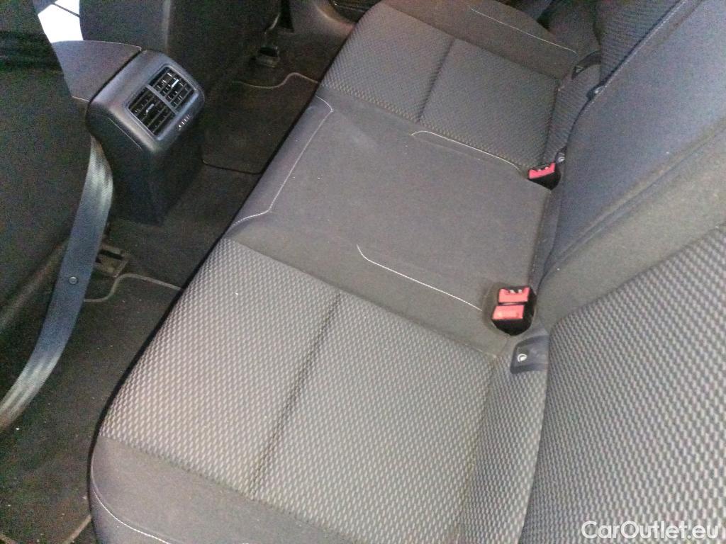  Volkswagen  Golf  VOLKSWAGEN / 2016 / 5P / berlina con portón Last Edition 1.6 TDI 85kW (115CV) #14