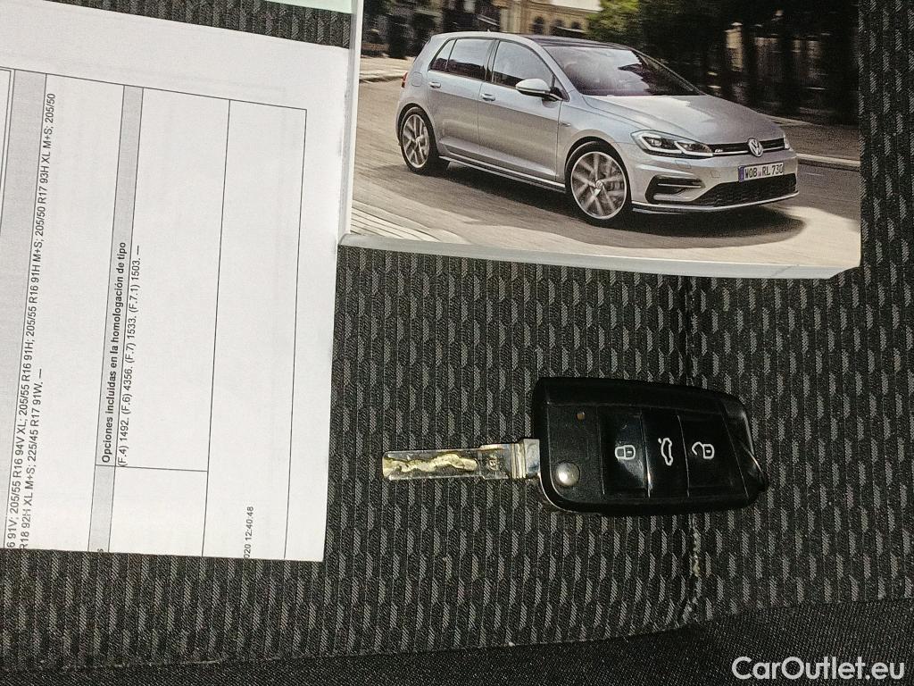  Volkswagen  Golf  VOLKSWAGEN / 2016 / 5P / berlina con portón Last Edition 1.6 TDI 85kW (115CV) #2