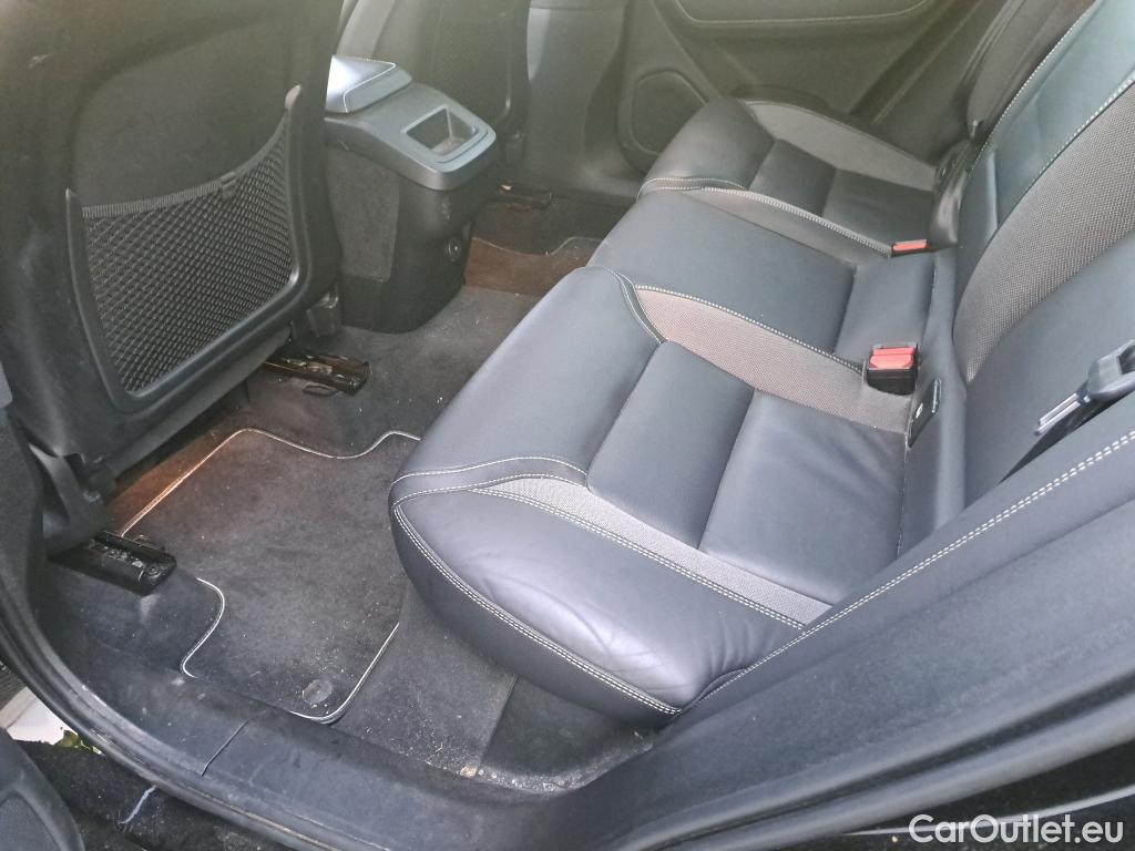  Volvo  XC60 VOLVO  / 2017 / 5P / todoterreno 2.0 B4 D R-Design Auto #18