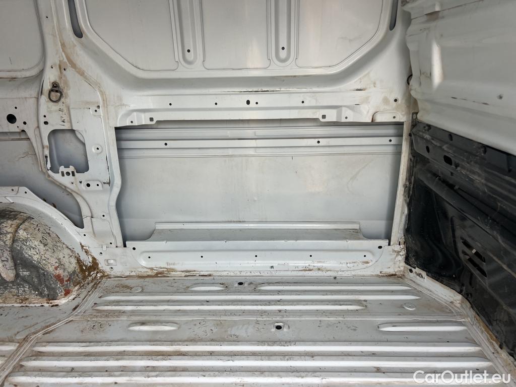  Renault  Trafic RENAULT  / 2019 / 4P / furgón Furgón 27 L1H1 Energy BluedCi 88 kW (AC) #56