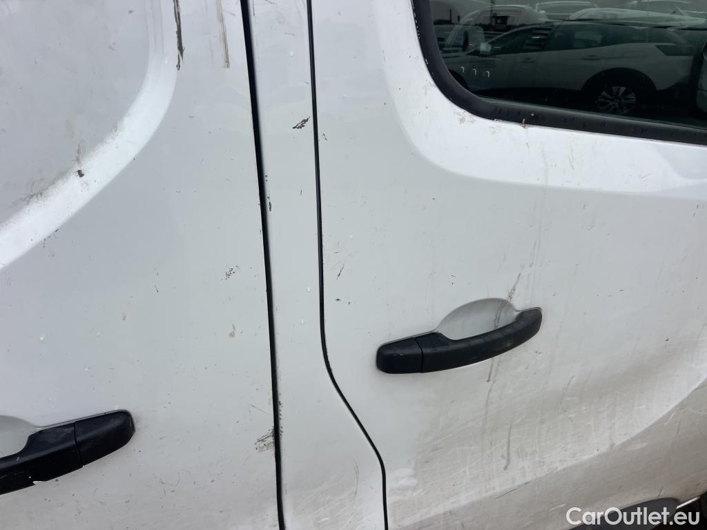  Renault  Trafic RENAULT  / 2019 / 4P / furgón Furgón 27 L1H1 Energy BluedCi 88 kW (AC) #30