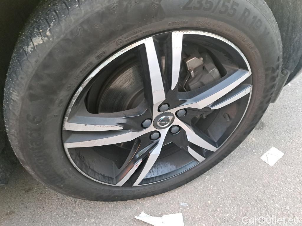  Volvo  XC60 VOLVO  / 2017 / 5P / todoterreno 2.0 B4 D R-Design Auto #33