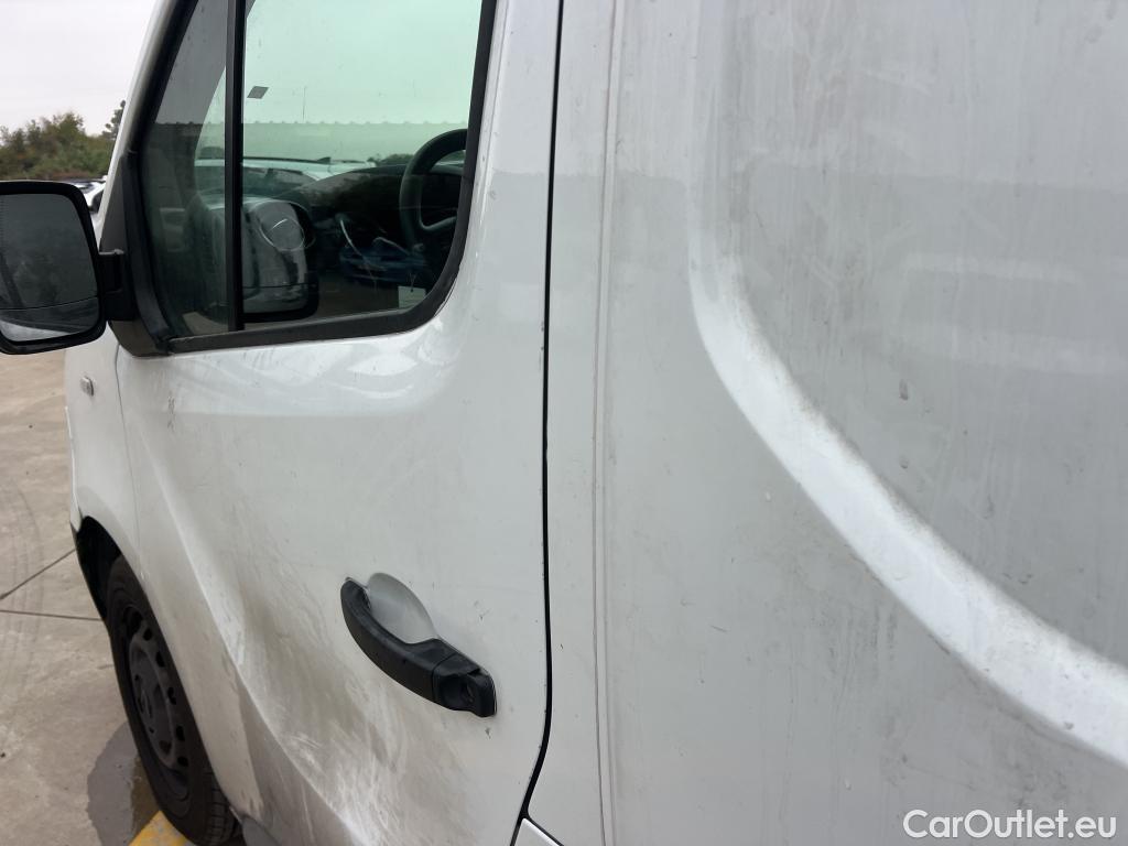  Renault  Trafic RENAULT  / 2019 / 4P / furgón Furgón 27 L1H1 Energy BluedCi 88 kW (AC) #33