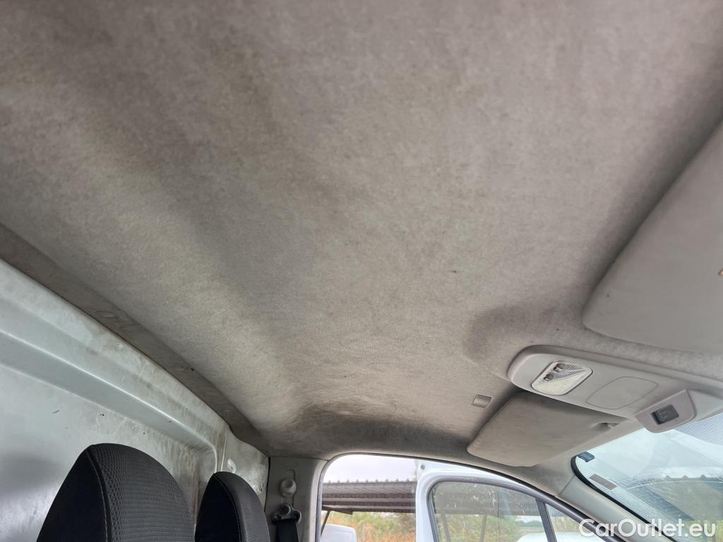  Renault  Trafic RENAULT  / 2019 / 4P / furgón Furgón 27 L1H1 Energy BluedCi 88 kW (AC) #41
