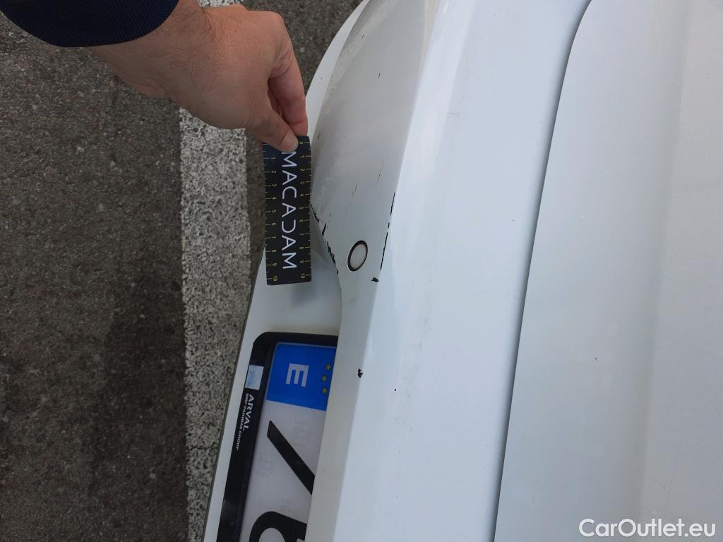  Volkswagen  Golf  VOLKSWAGEN / 2016 / 5P / berlina con portón e-ePower 110 kW (136CV) #30