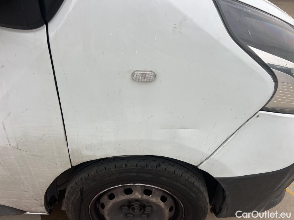  Renault  Trafic RENAULT  / 2019 / 4P / furgón Furgón 27 L1H1 Energy BluedCi 88 kW (AC) #24