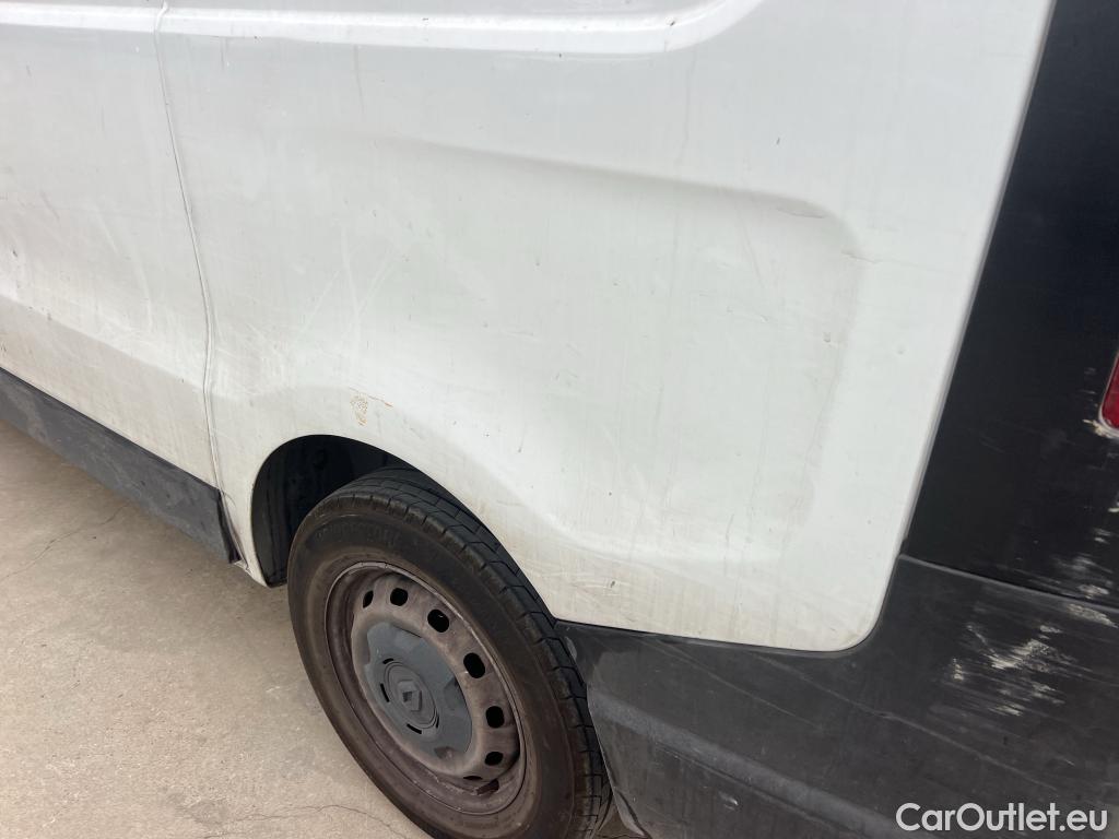  Renault  Trafic RENAULT  / 2019 / 4P / furgón Furgón 27 L1H1 Energy BluedCi 88 kW (AC) #26