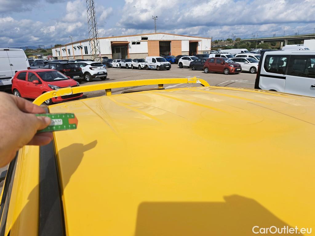  Ford  Ranger FORD  / 2011 / 4P / pickup doble cabina 2.2 TDCi 118kW 4x4 Doble Cab. XL S/S #23