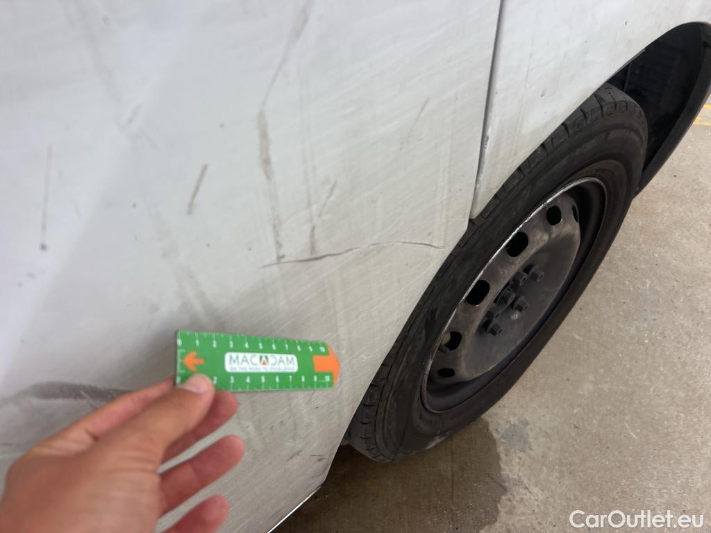  Renault  Trafic RENAULT  / 2019 / 4P / furgón Furgón 27 L1H1 Energy BluedCi 88 kW (AC) #32