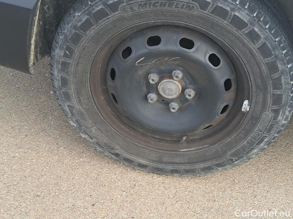  Nissan  NV300 NISSAN  / 2021 / 4P / monovolumen Combi 9 2.0dCi 81kW L1H1 1T Comfort #34