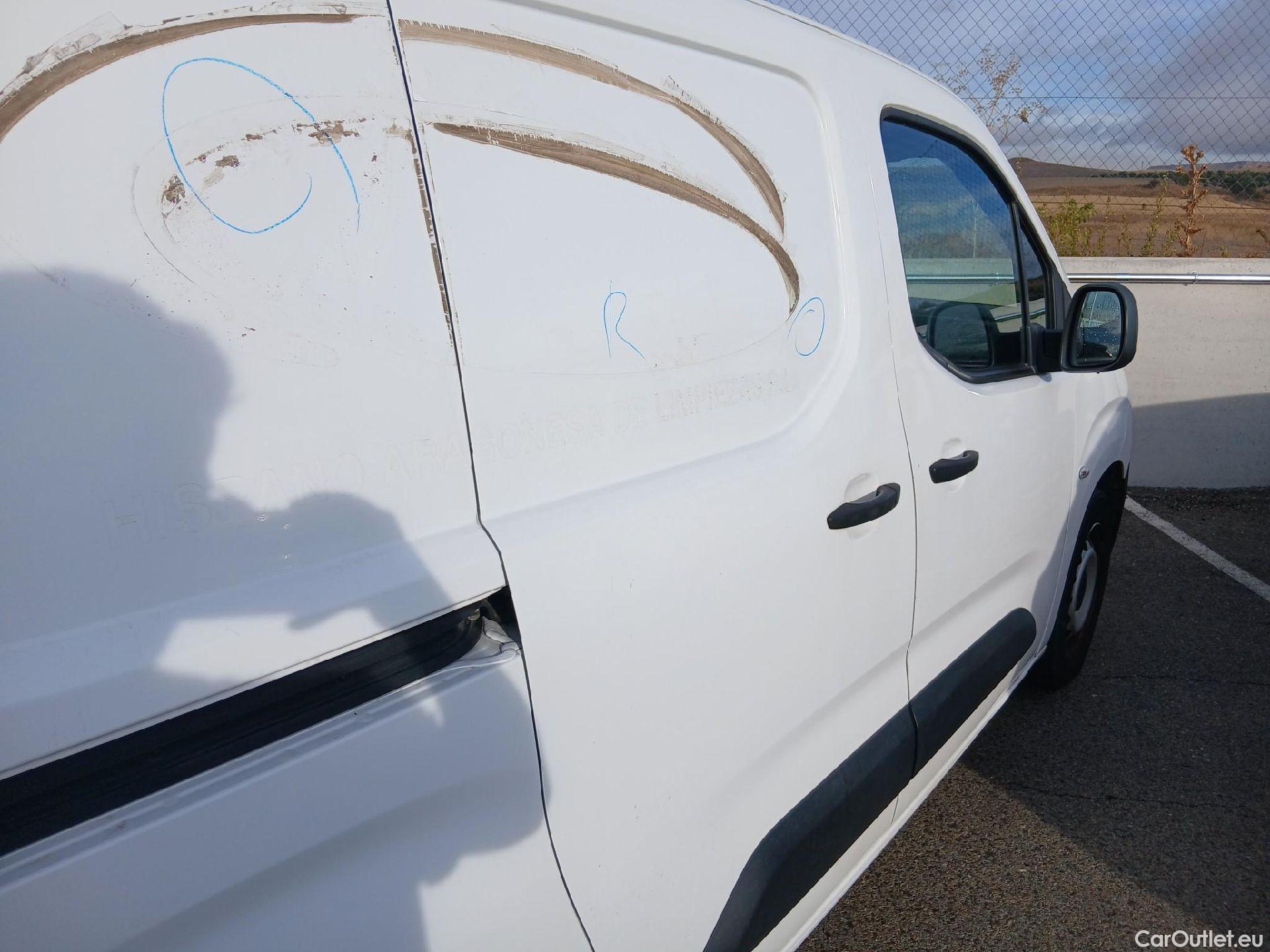  Citroen  Berlingo CITROEN  / 2018 / 3P / furgón derivado de turismo Talla M BlueHDi 55kW CONTROL #16