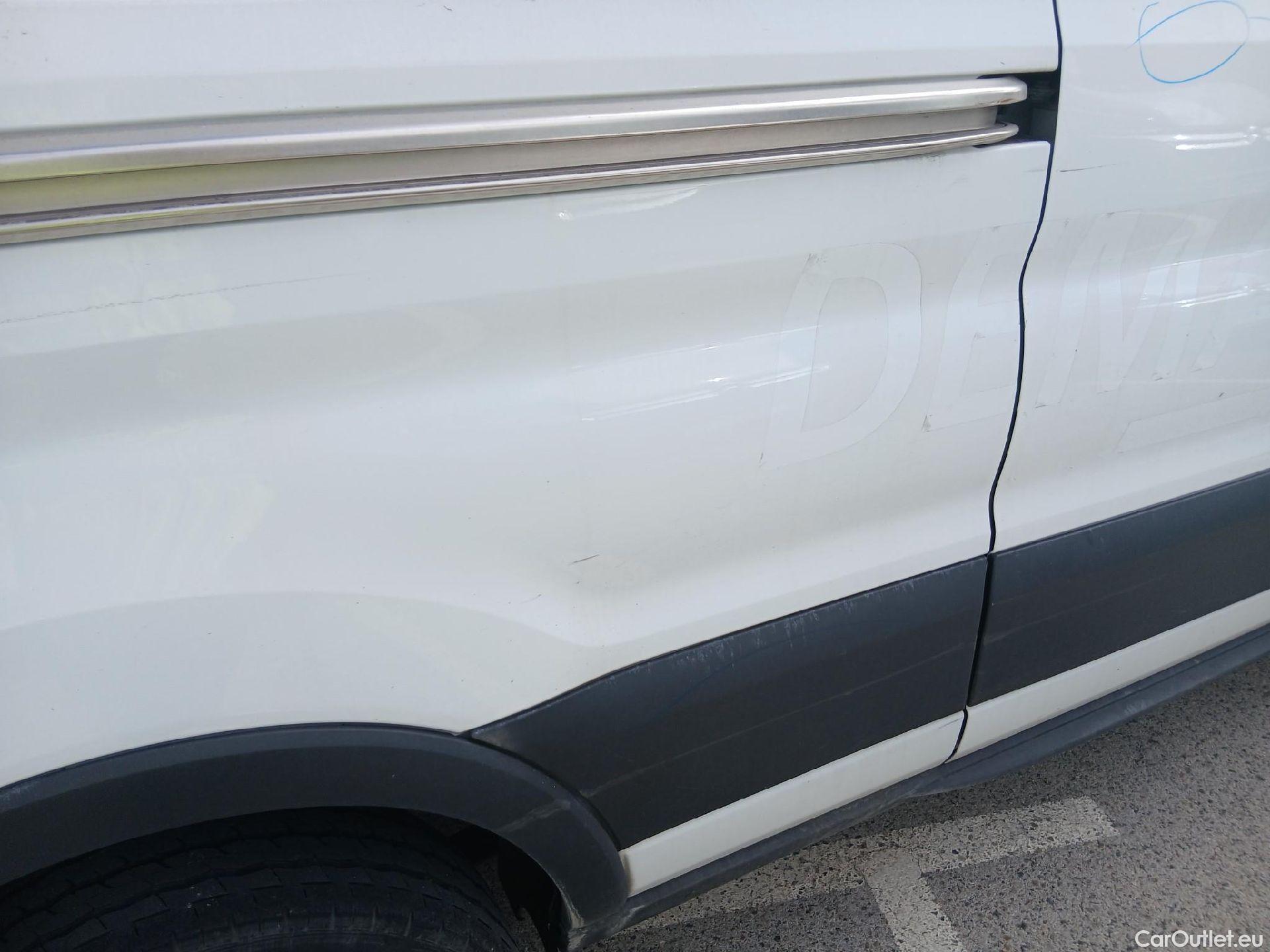  Ford  Transit FORD  / 2013 / 4P / furgón 350 96kW L3H2 Van Trend FWD #26